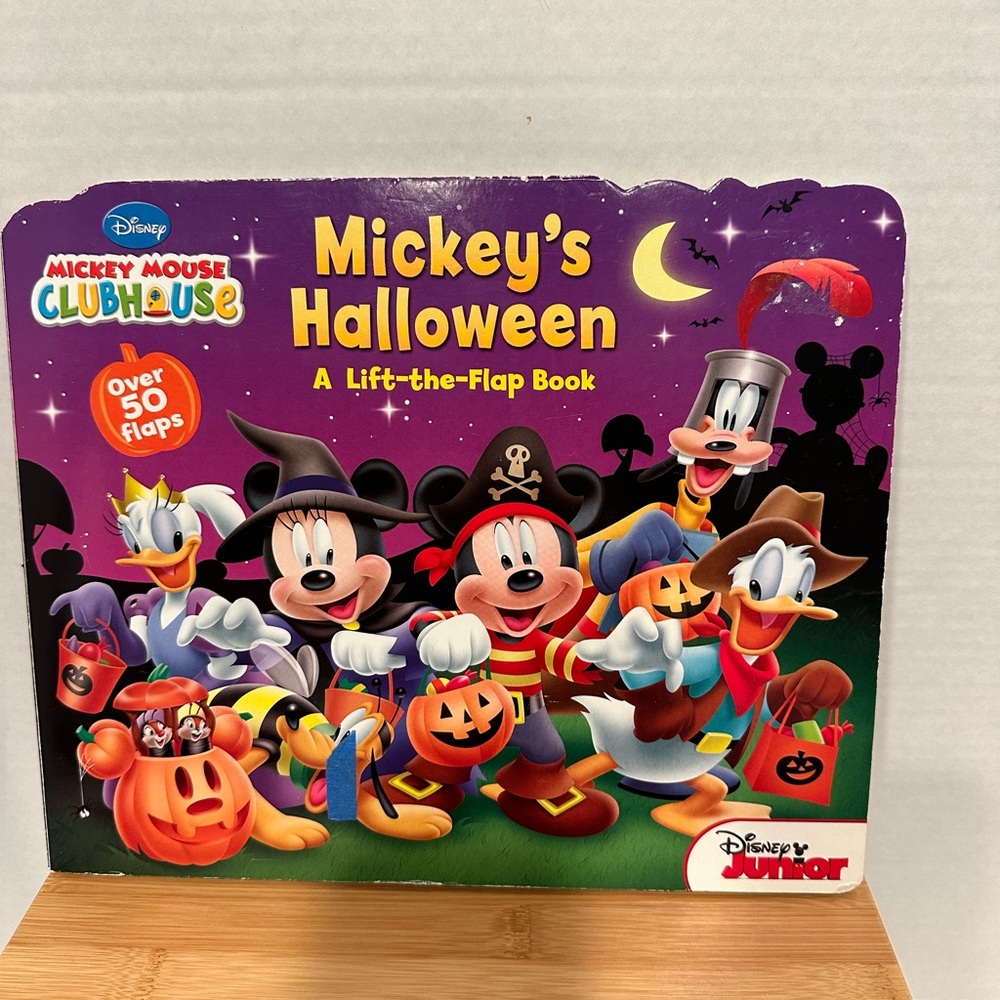 Disney Junior Mickey Mouse ClubHouse Halloween A Lift the Flap Book! Hardcover!